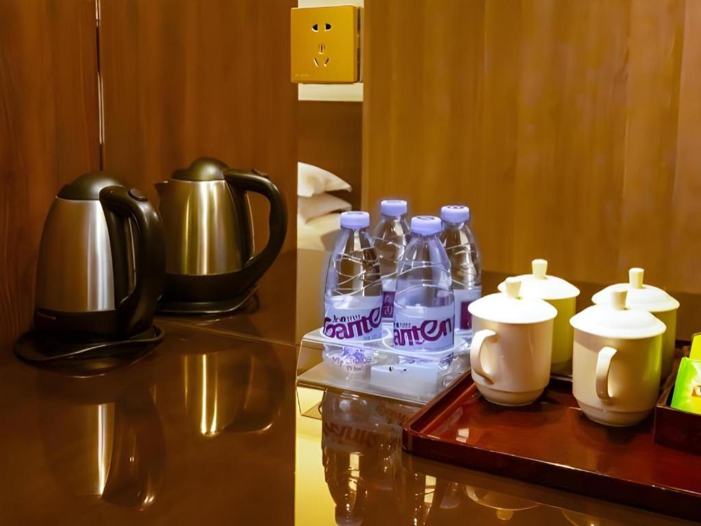 My Pleasant Hotel Shenzhen Exteriör bild